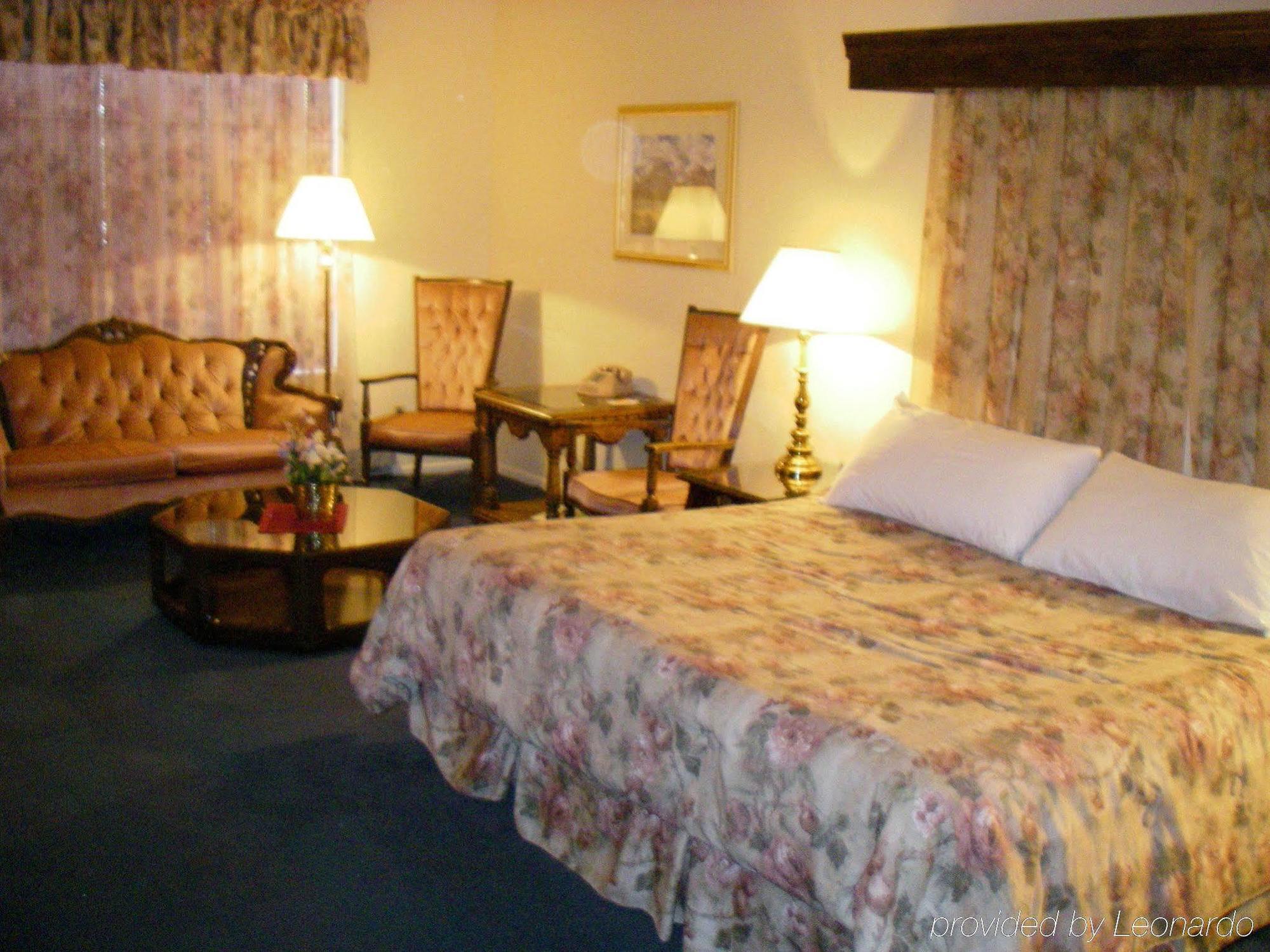 רואידוסו Swiss Chalet Inn חדר תמונה