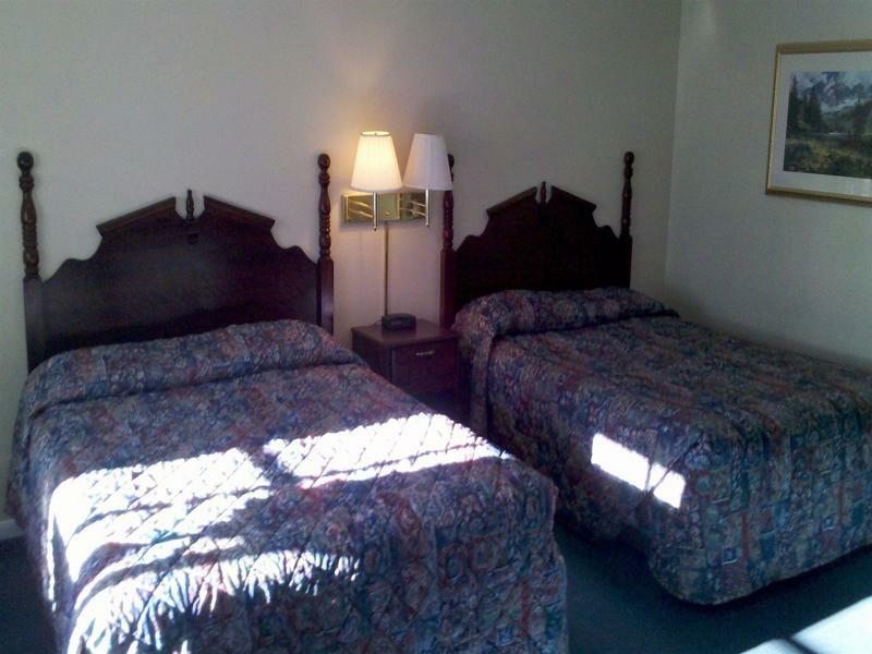 רואידוסו Swiss Chalet Inn מראה חיצוני תמונה